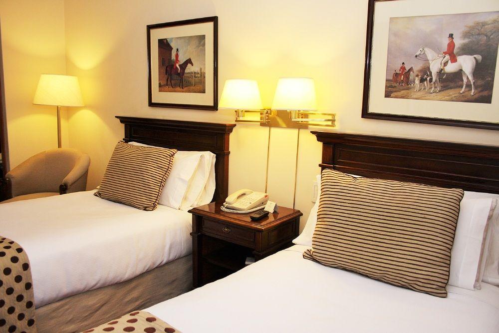 Hotel Cyan Americas Towers 4*